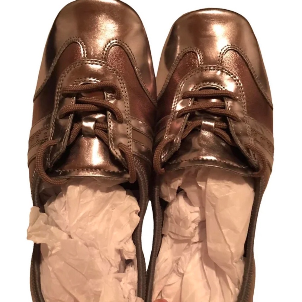 Prada laced up ballet flats in EU Sz. 35 in new condition